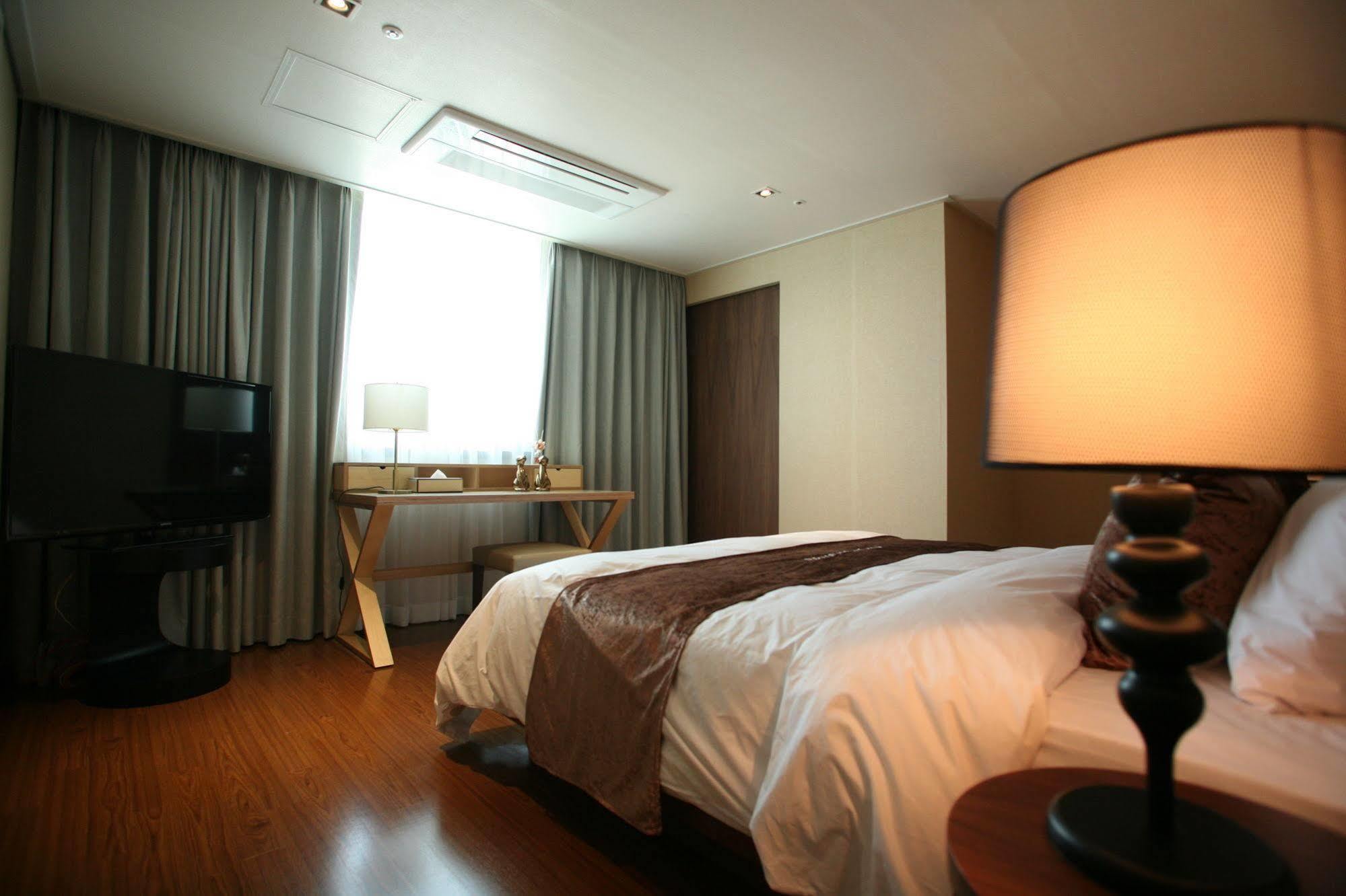 Hyunjin Tourist Hotel Donghae Ngoại thất bức ảnh