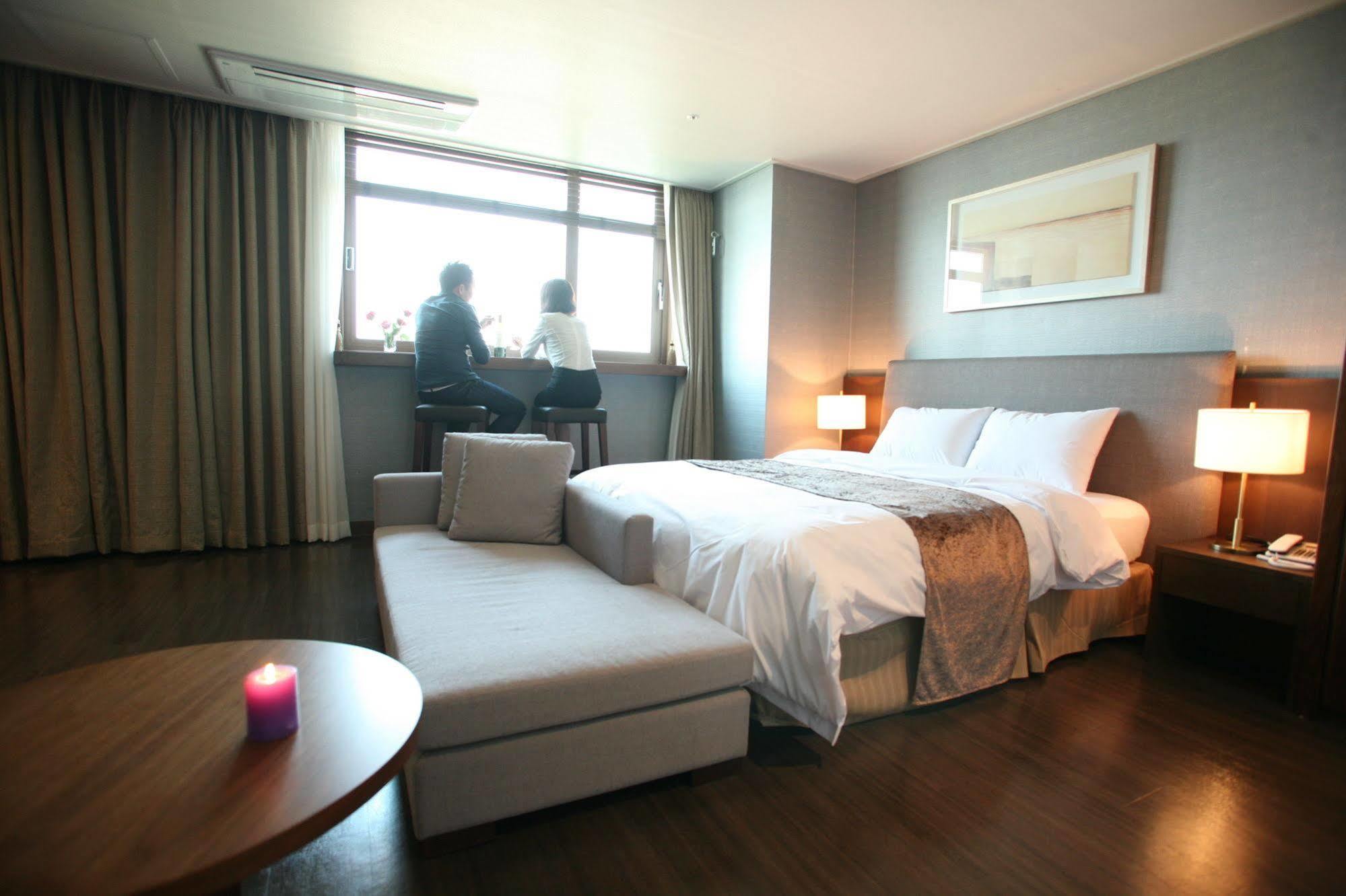 Hyunjin Tourist Hotel Donghae Ngoại thất bức ảnh