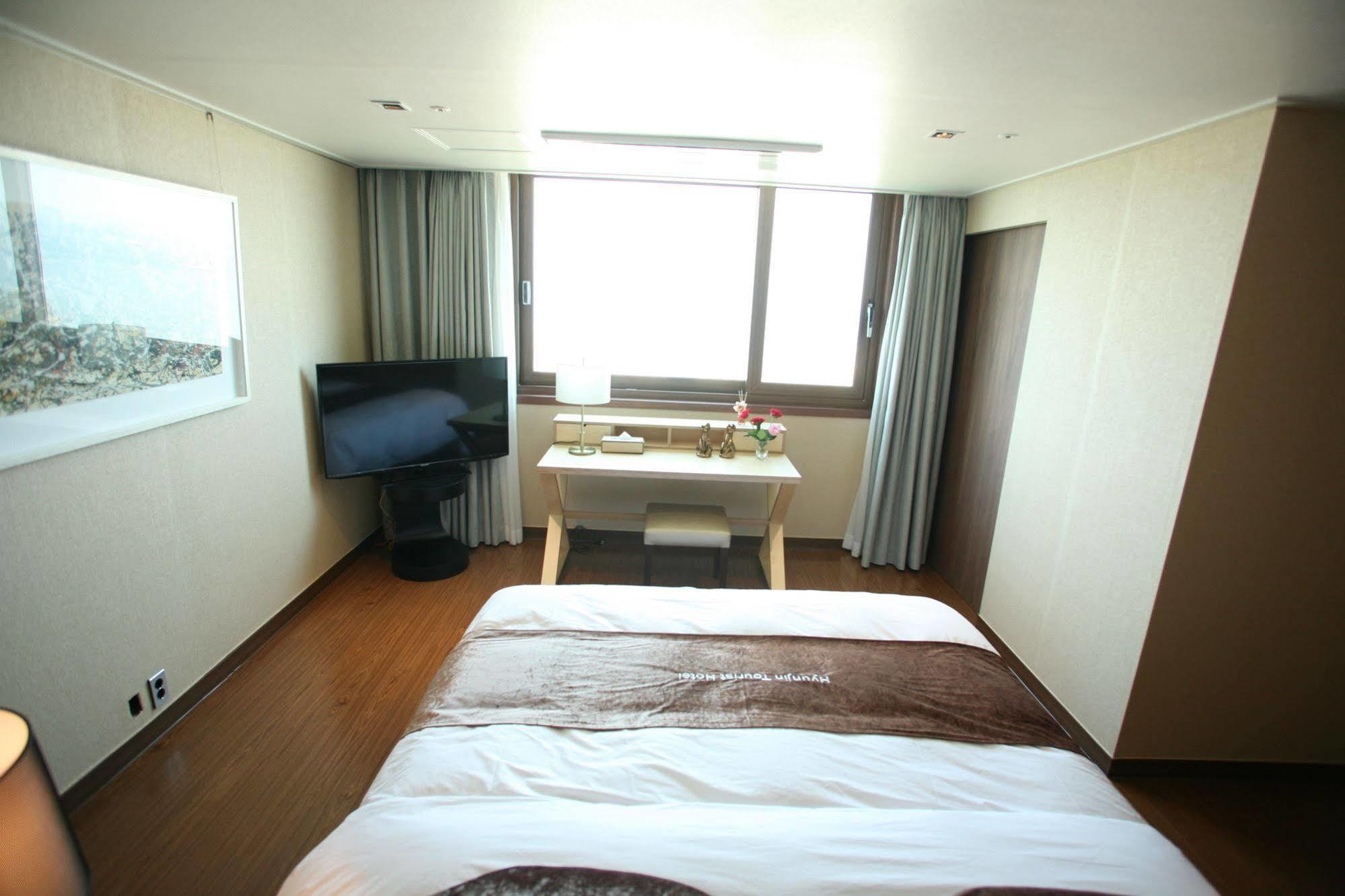 Hyunjin Tourist Hotel Donghae Ngoại thất bức ảnh